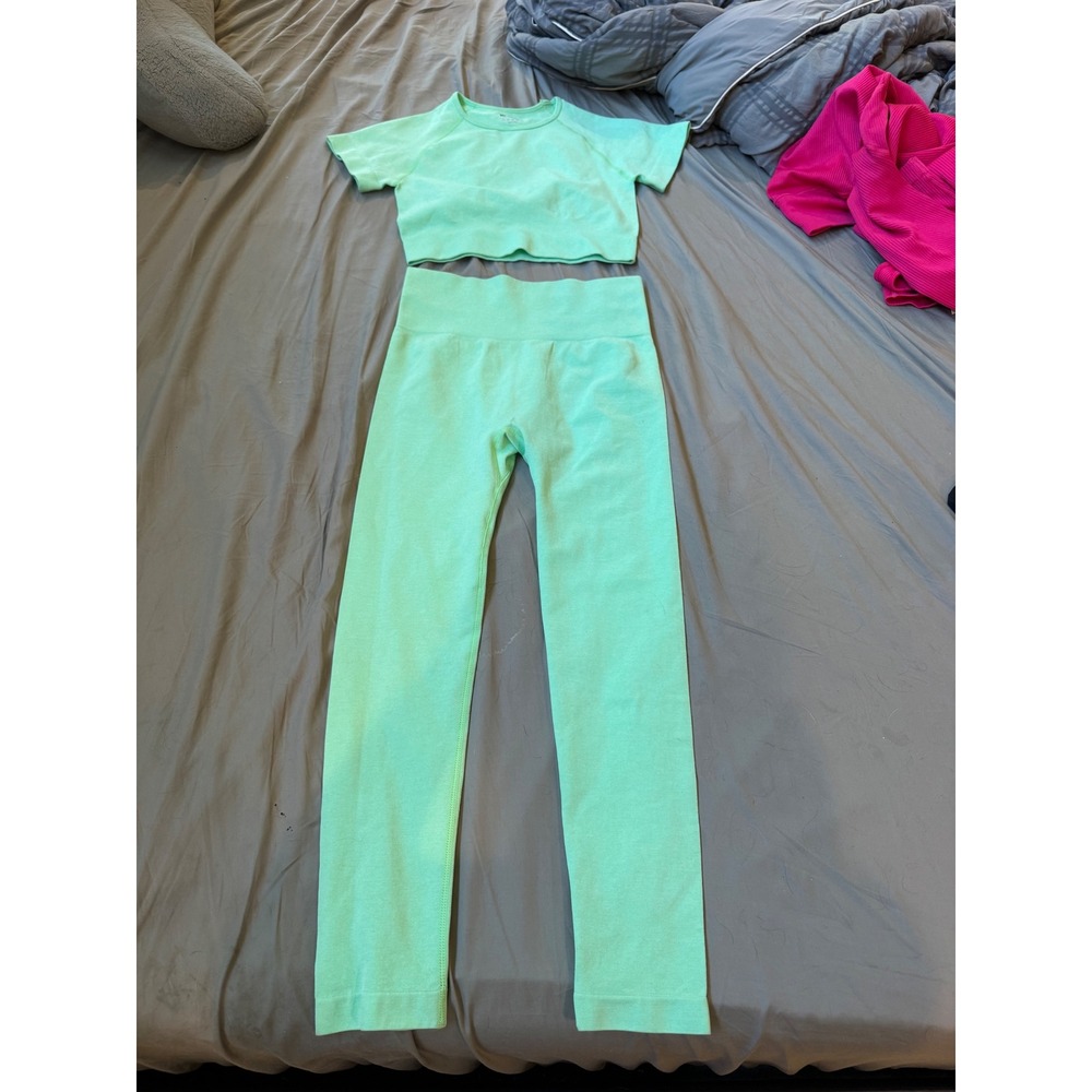 Mint Green Seamless 2 Piece Workout Set Crop Top and High Waisted Leggings M